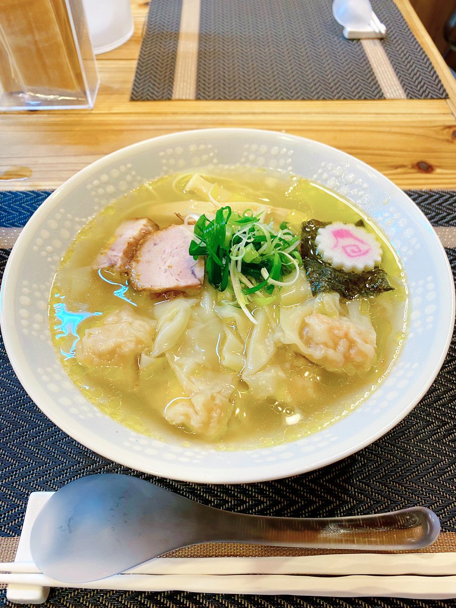 Limited_HUNTER's tweet photo. らぁ麺 桃の屋@小田原

【土、日、月  夜限定】
ぷりぷり海老わんたん入り角切りチャーシュー塩らぁ麺🍜

土日月の夜はうらももとして特別営業🥹✨

上質な鶏油が香るスープに香りの良いほろほろのチャーシュー😍💯
細部にまでこだわりを感じるトッピングの数々🤤

海老わんたんめっちゃ美味い🥹🥹🥹 https://t.co/IxKNnRarg4
