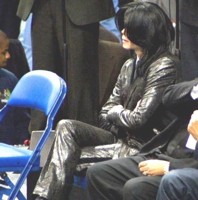 postsmjs's tweet photo. Michael Jackson (2007) https://t.co/7anvQ7wcx1