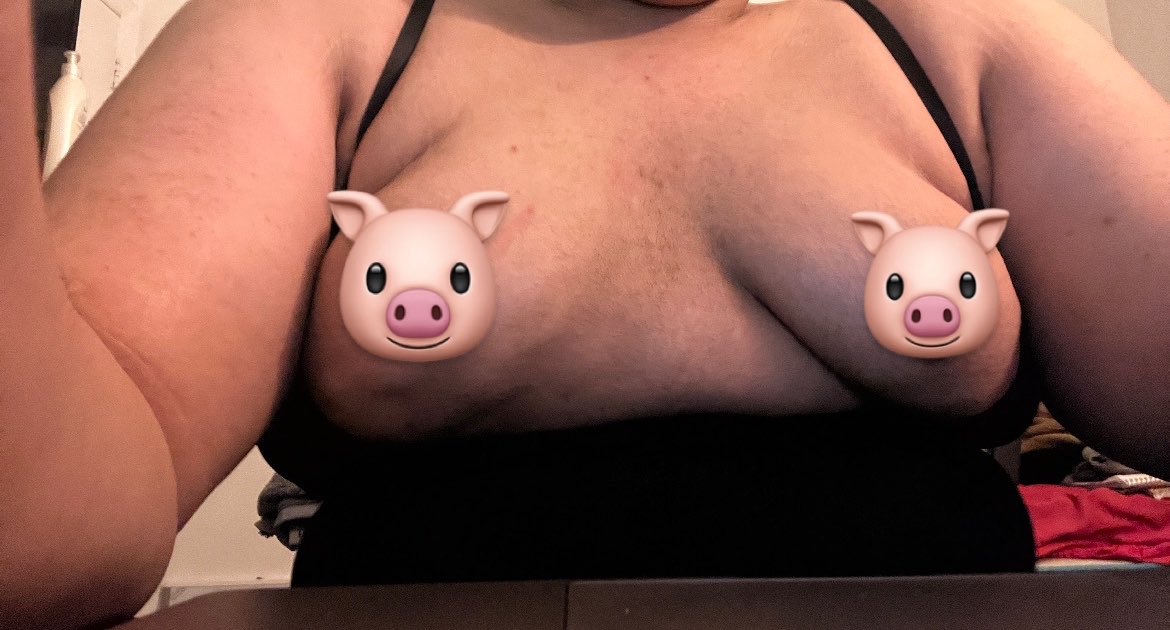 TsS1rene's tweet photo. Send for mommy 

#findom #paypig #buyingcontent https://t.co/3Y21AI8gcw