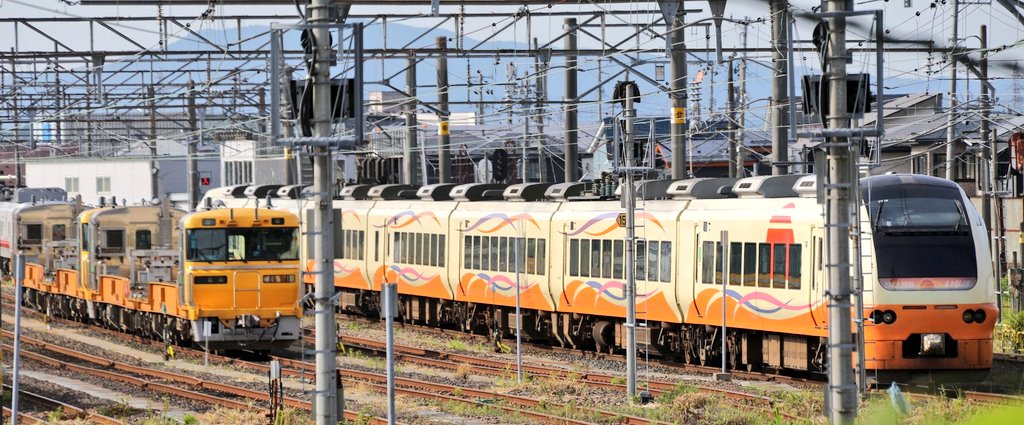 kazusann_train's tweet photo. おはようございます☀今日も宜しくお願いします🙇 見応えたっぷりでした㊗️南秋田初入線 E657系 長いです｡水分補給十分に｡今朝はU104編成👋🙇 https://t.co/zFyd932t1t