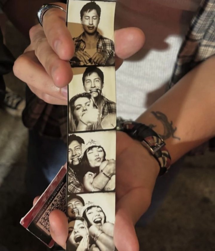 thehudprint's tweet photo. i'm so endeared by the idea of hudson loving photo booths https://t.co/ytgQ68ltwE