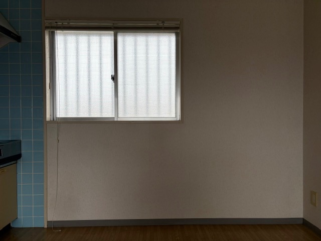 pintaka910's tweet photo. 仙台市への転勤に伴い南相馬市から転居する。10年間の単身赴任生活だった。

単身赴任先では多くの人に支えられた。思い出すと感慨無量。

引越し荷物を片付けた後の空間は、何回経験しても寂しさを感じるが、今後は家族が近くにいると思うと心に灯りがさした。

家族を大切にして過ごしていきたい。 https://t.co/A4bL1ZFiBe