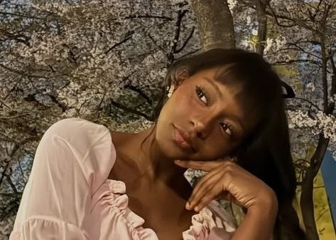 lullabystarlust's tweet photo. theyre rlly in the replies claiming this ivorian-angolan girl is blasian, half white, horn african, etc... 

anything but fully black and anywhere but central/west african. nonblack ppl have no idea what we look like AND genuinely think we need nonblack heritage to be attractive https://t.co/ORS87feh6x