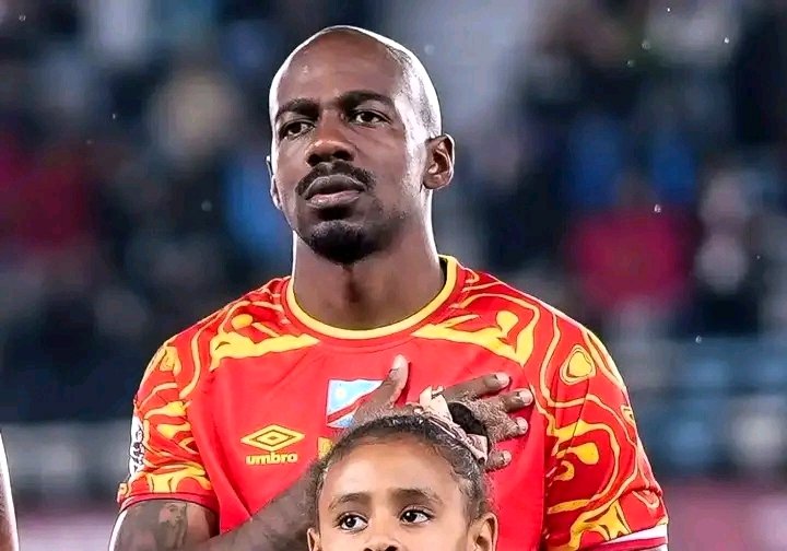 DrcpostC50910's tweet photo. ⚽⚽ ##Football : après plusieurs années passées au sein de l'#équipe_nationale de la #RDC, le milieu offensif congolais Gaël #KAKUTA a annoncé ce samedi O4/O7 sa retraite du football professionnel à l'âge de 35 ans. @leopard243
@FecofaRdc #léopards

Journaliste Welcome NGIMBI https://t.co/y1xYFsu10Q