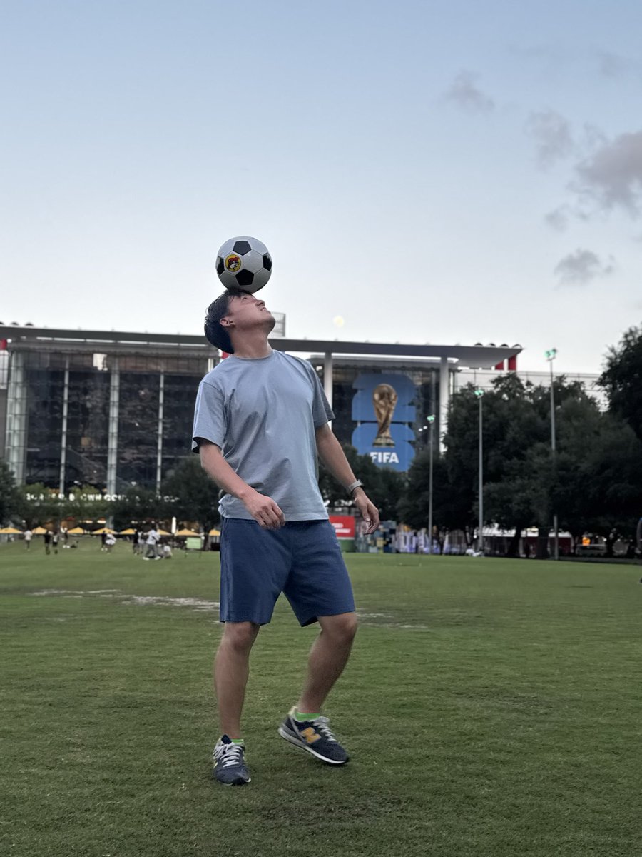 marigannmonro's tweet photo. 帰国！⚽️🇺🇸🇲🇽
ドジャースドンカードは熟考の末、諦めました！1ヶ月以上ワンピースカードから離れてたんすけど、今の環境何が熱いんですか？
エリアに向けて急いでデッキ作らないと、黒ルフィで出るハメになる笑

#ワンピースカード
#W杯
#カーボベルデ
#与謝野晶子 https://t.co/xoENJLmqI2
