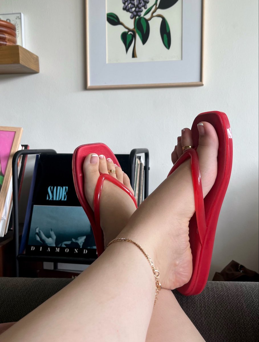 mexitoesss's tweet photo. Feet kicked up. Tranquila https://t.co/pP3K8GXWun