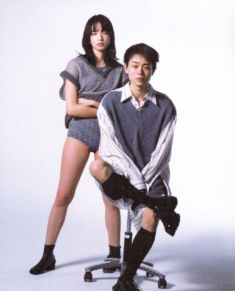Yuu_honyakukan's tweet photo. セックスレスにならない溺愛夫婦は
2タイプいる。

1組目は、
菅田将暉さん×小松菜奈さん

『才能を尊敬し合える夫婦』

お互いの世界観や仕事への姿勢まで惚れている関係。見た目だけじゃなく、生き方に惚れてる夫婦は強い。

2組目は↓↓ https://t.co/YHyuaSmsG2