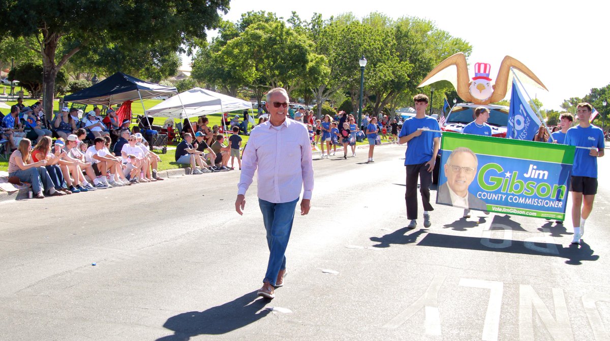 votejimgibson's tweet photo. Happy Independence Day! This morning at Boulder City's Damboree celebration was amazing. The Pancake Breakfast drew thousands and turnout for the 87th Annual Parade was fantastic, as always. Huge thank you to family, friends and supporters for making our entry amazing and bringing the energy along the parade route. What a great team! Special thanks to Mayor Joe Hardy, Duncan McCoy and Roger Hall for their guidance and hospitality. Happy 4th of July & God Bless America! #4thofJuly #250years #bouldercitynv #GodBlessAmerica #DistrictG #WinWithJim #southeastlv