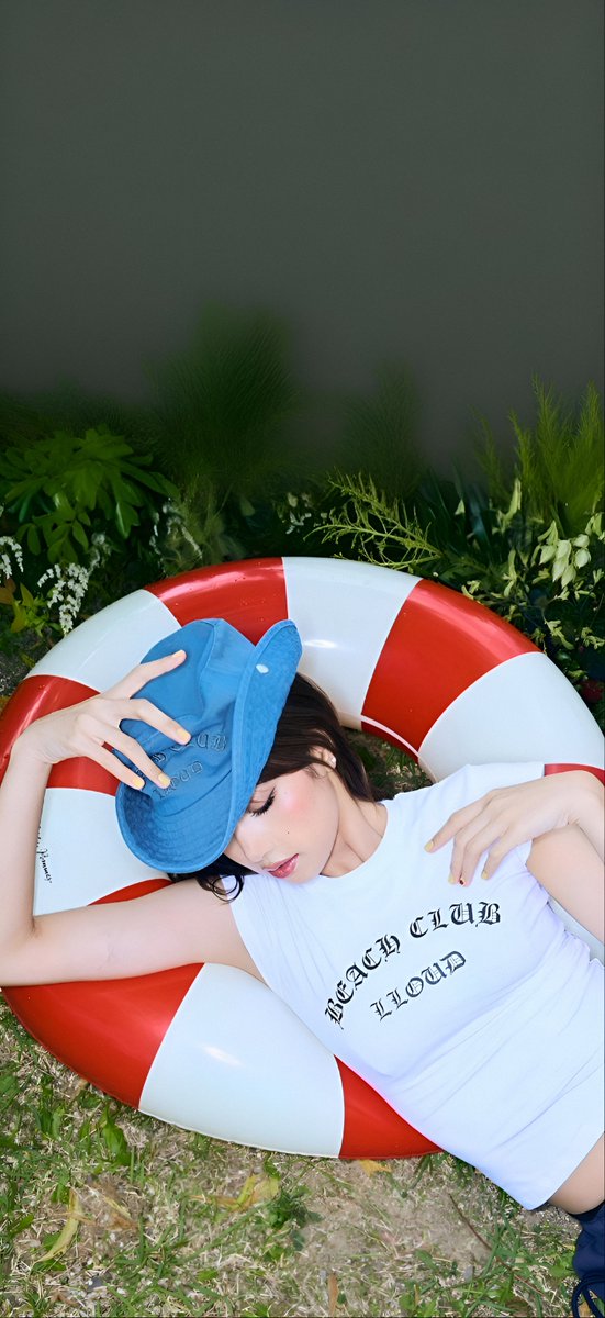 lalisalocks's tweet photo. @wearelloud @BLACKPINK LLOUD BEACH CLUB #LALISA #리사 #ลิซ่า @wearelloud #LLOUD @BLACKPINK #BLACKPINK https://t.co/C5y3TOlqvT