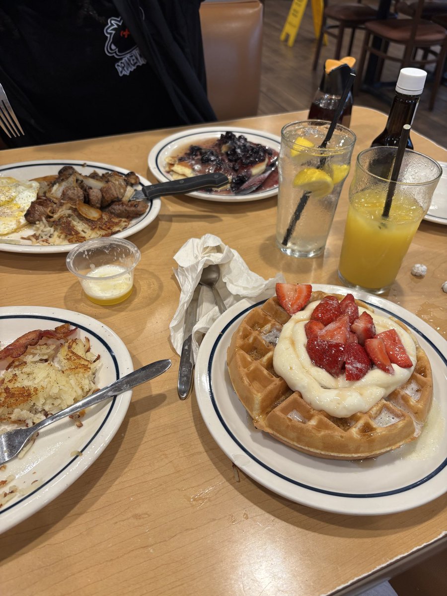 unvyty's tweet photo. I be craving ihop 😝 https://t.co/VromxMKVX0