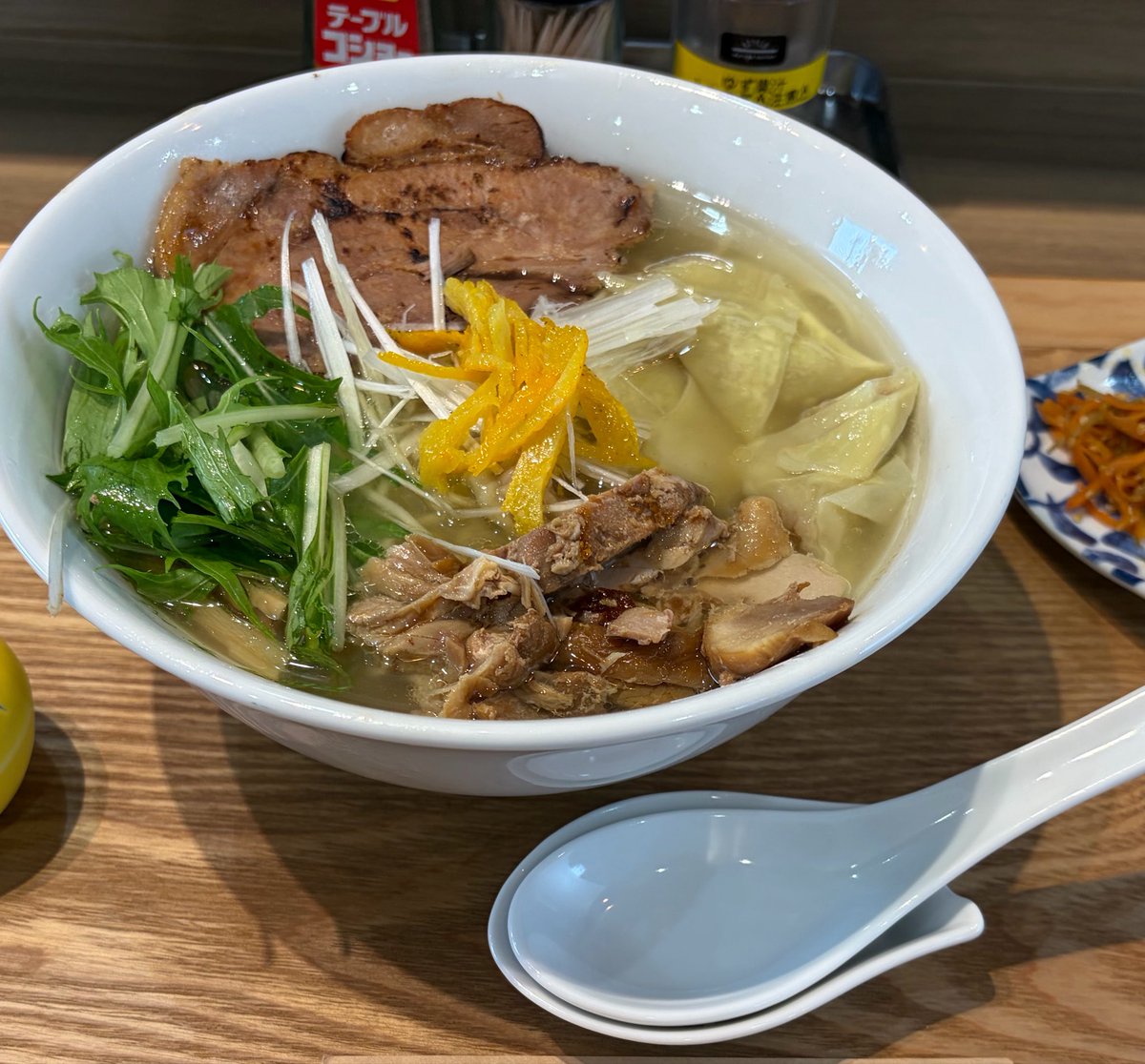agjmwt3's tweet photo. @amunea_VTuber 近所に出来たラーメン屋さんでゆず塩ラーメンです🍜 https://t.co/p4iEm5EhOB