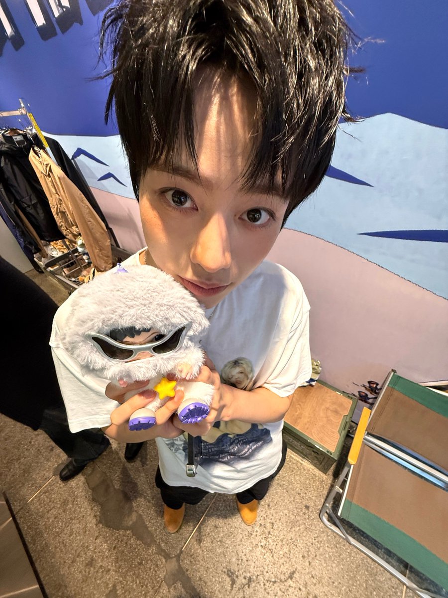 Chimeocua_HB's tweet photo. HanBin cùng các thành viên TEMPEST ghé  AOO Pop-Up Store.

#HANBIN_TEMPEST 
#HANBIN 
#NGÔ_NGỌC_HƯNG
#HANBINS_CAT_SISTERS https://t.co/2qVCgbabQD