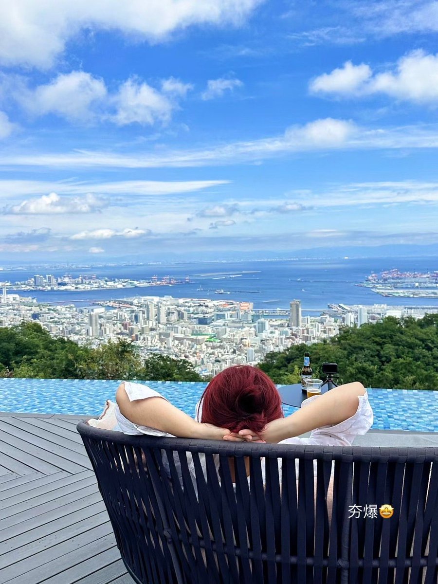 momoleefancy's tweet photo. 有一種藍叫做神戶KOBE🩵
放鬆不用上山下海
看著世界快速旋轉
坐在椅子上心好慢
Feel so peaceful 
Stay with me￼🫶 https://t.co/ohp0eaOfxc