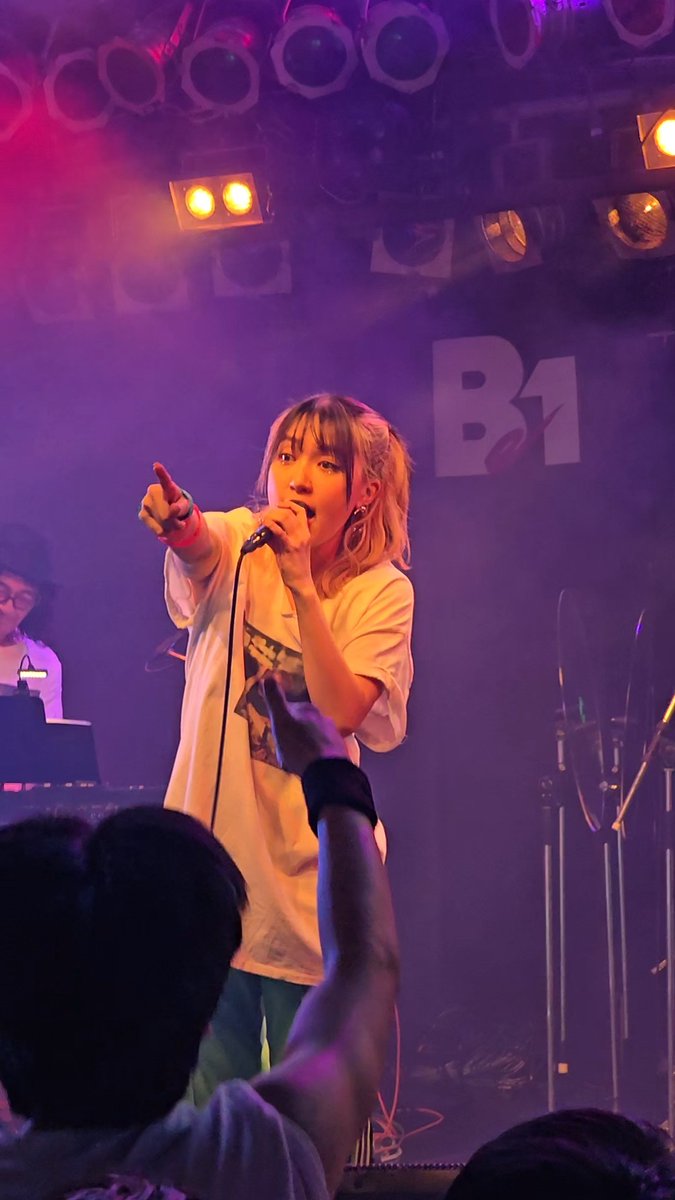 rokkarockme's tweet photo. 初めてのライブって少し勇気がいりますよね

でも、Junnaさんのライブは「来てよかった！」って思える時間になるはず

迷っている方の背中を、少しでも押せたらうれしいです😊
#Junna_ハローグッバイツアー https://t.co/LcSZpxl0yW