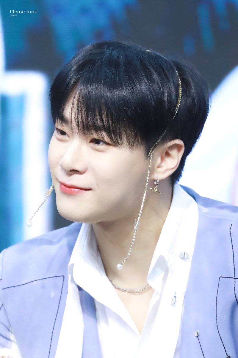 With_moon_ko_ng's tweet photo. 빈이시🍀 https://t.co/TxZ116gF5O