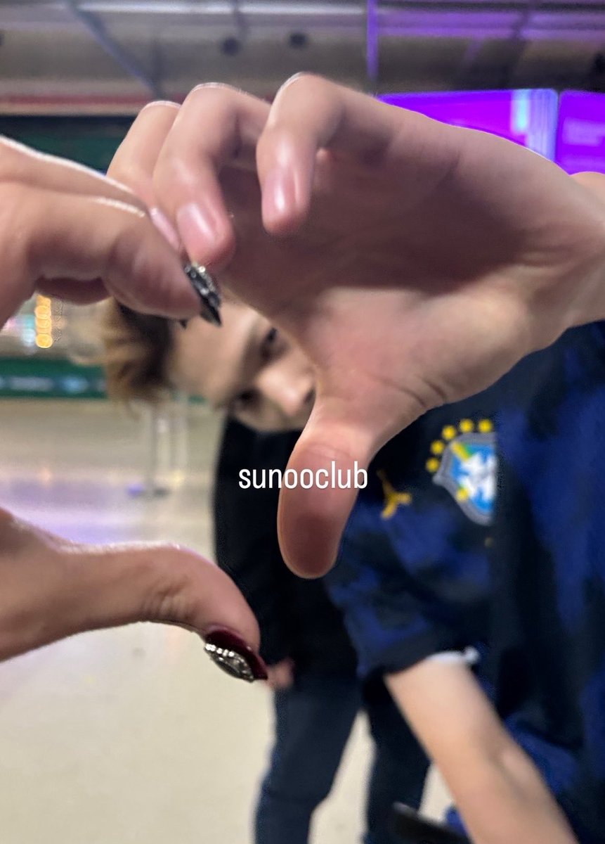 allforchulsoo's tweet photo. THIS IS THE CUTEST PHOTO EVER PLS 😭😭 https://t.co/0cJKKuxyWm