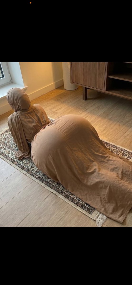 Sex8il's tweet photo. من كذا من محارمك طيزها تعال خاص https://t.co/Yic1ia3Pm6