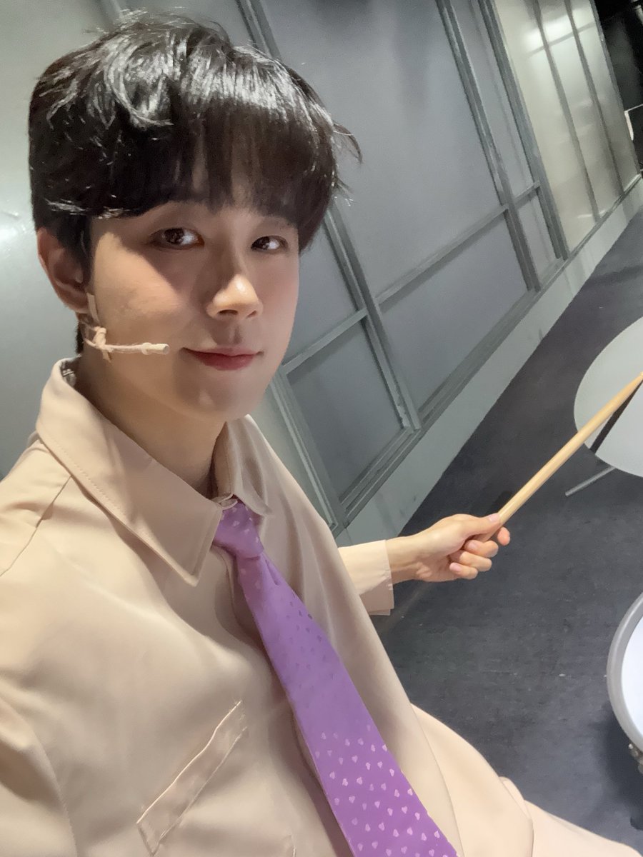 K_DH_OFFICIAL's tweet photo. 드럼은 재미있지만 드럼은 어렵고 힘들다🫠🤣 https://t.co/urRfEMfDip