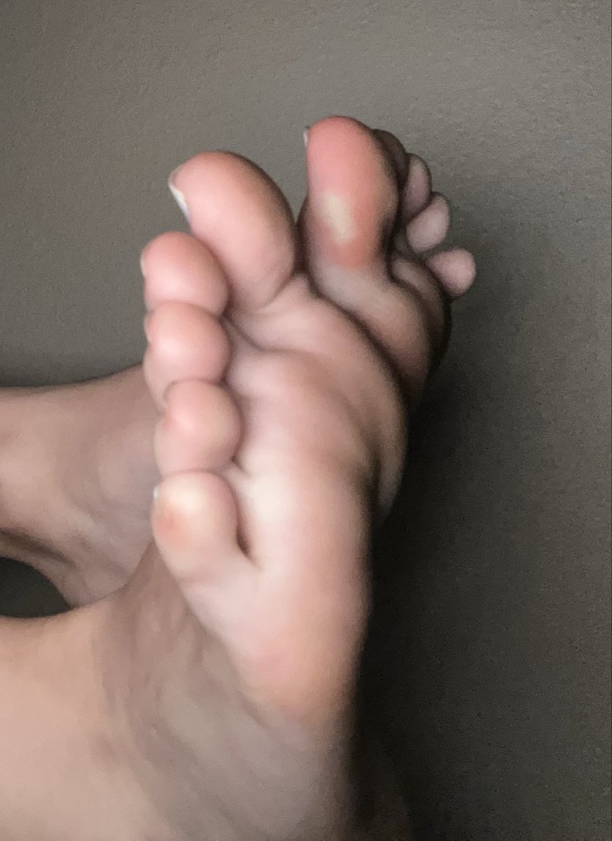 KittyPawzzUwU's tweet photo. Just my tiny lil pawzz taking over your feed today 🐾🎀💕 Soft soles, cute vibes, and so much more waiting for you. If you like what you see, come say hi and check out the link in my bio. I love making cute custom content too! 🤍✨
#Feet #FeetPics #FeetContent #PrettyFeet #CuteFeet #FootModel #SoftSoles #Toes #WhiteToes #FeetLover #FootFetish #FootContent #CustomContent #VerifiedSeller #ContentCreator #SpoilMe #CuteVibes #Kawaii #PinkAesthetic #Pawzz #KittyPawzzz #LinkInBio #OnlyFans #NewPost #SupportCreators
