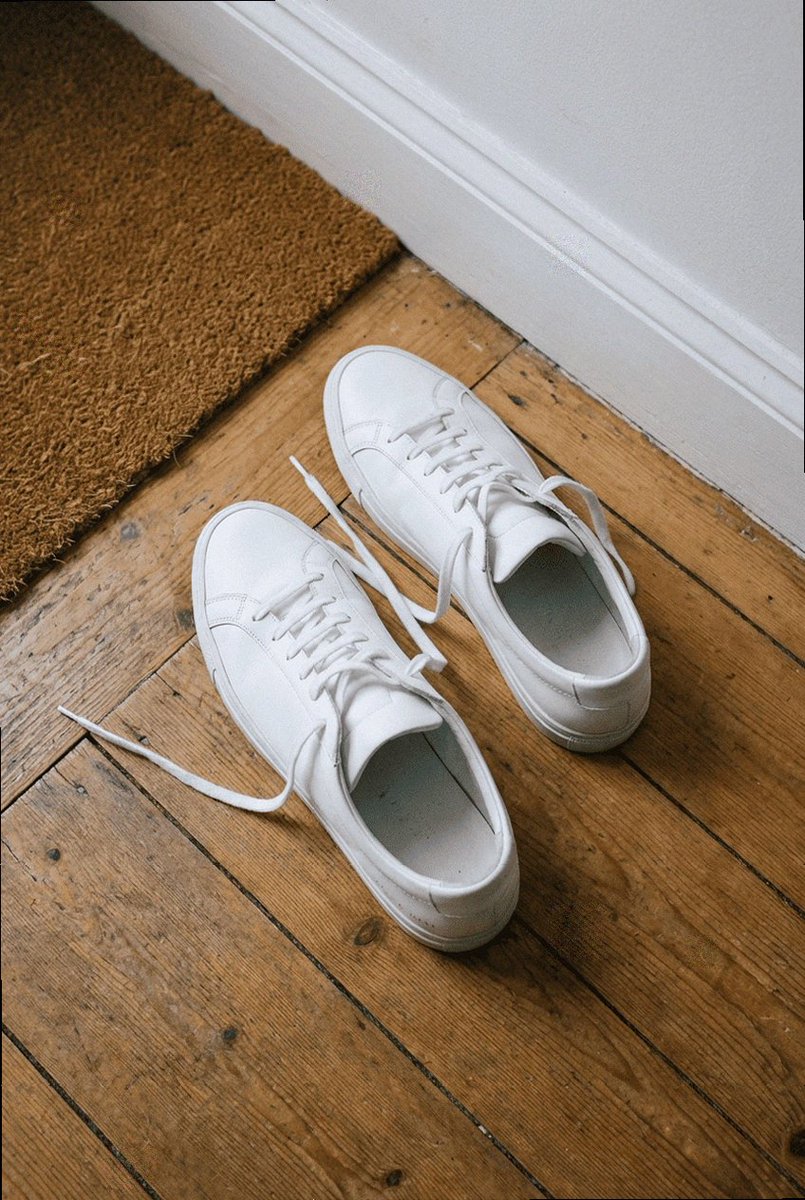 sofia633_d's tweet photo. laces untied and all my problems solved https://t.co/KeGUx5bITP
