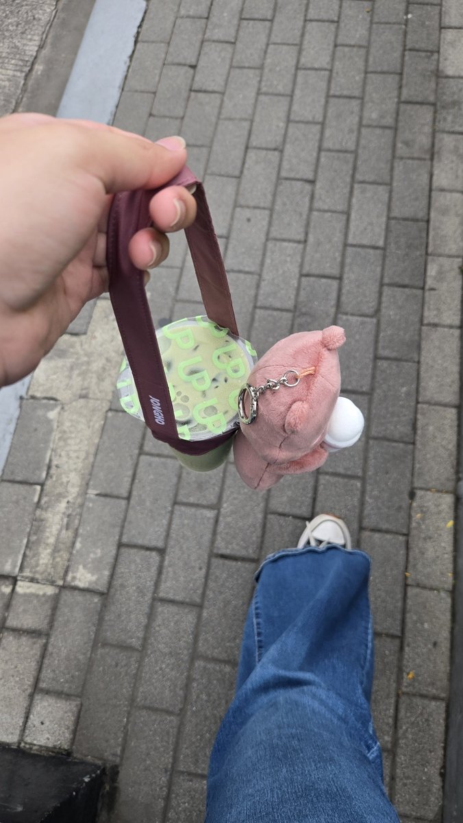 ribotteoki's tweet photo. IM GIGGLING FROM THIS,, IT'S SO CUTE AND CONVENIENT 😭😭😭😭 i am so financially responsible https://t.co/ZQyXtwojhq