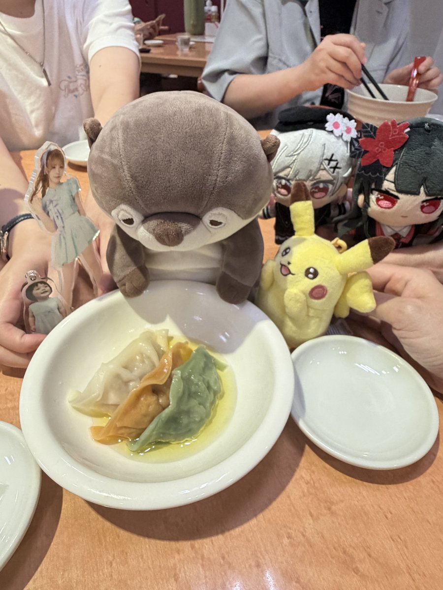 RBtun2's tweet photo. みんな！宇都宮で餃子だよ！！！！ #長谷キャン部 https://t.co/mdotzyWi1c