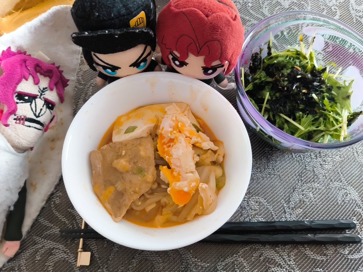rrr_micro's tweet photo. プデチゲ風と心ばかしの水菜サラダ🍲🥗 https://t.co/sMN7L8GPpV