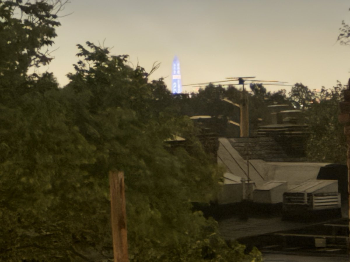 RossLieb's tweet photo. On my @gloverpark rooftop, waiting for the fireworks over the Washington Monument to begin. 🎆🇺🇸🎆 https://t.co/6DGb495gtJ