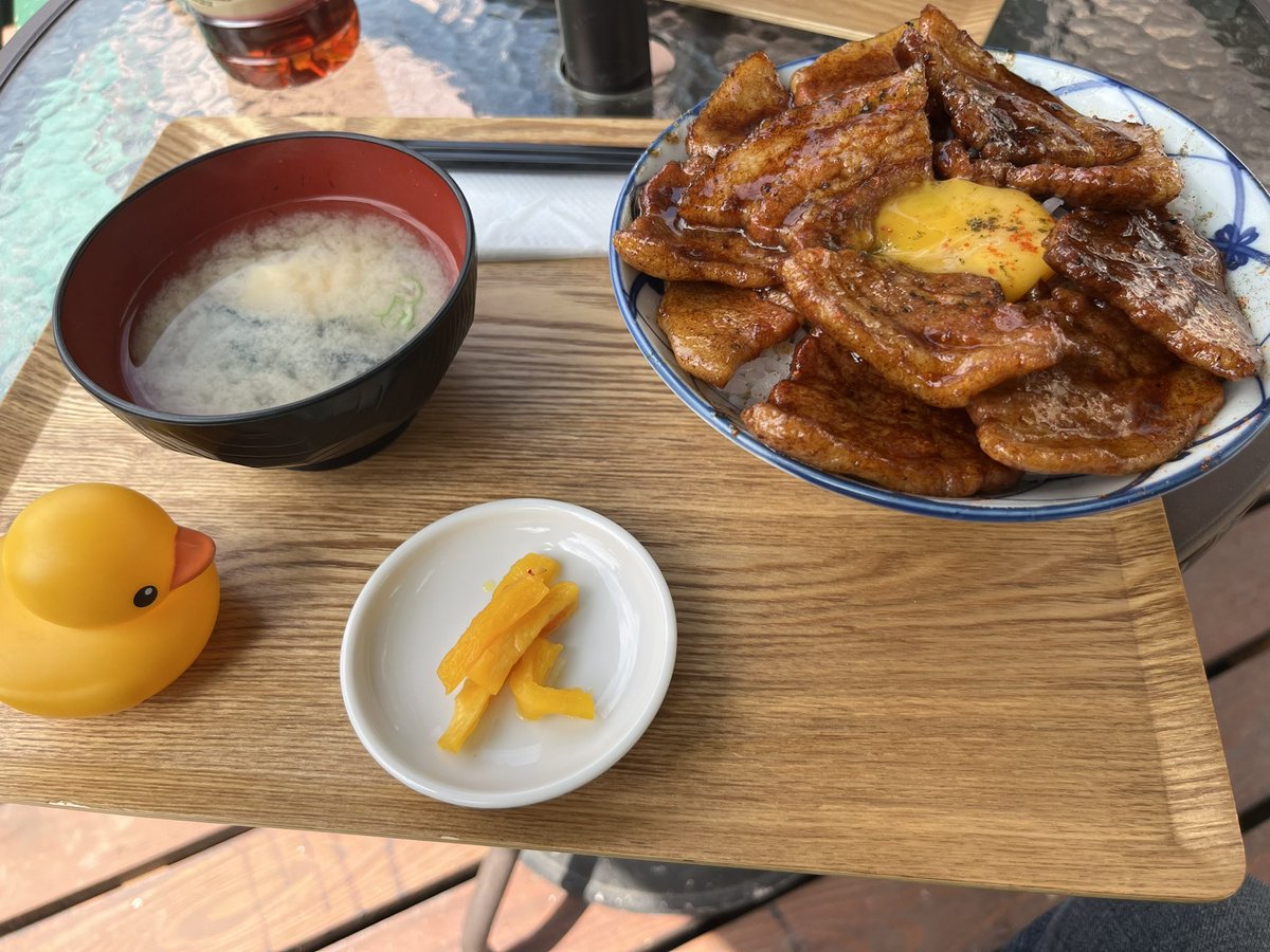 holidaymargarin's tweet photo. スタバなう🐷🍚✨美味いわ🐤🐻🎶 https://t.co/txHSFRGcYW