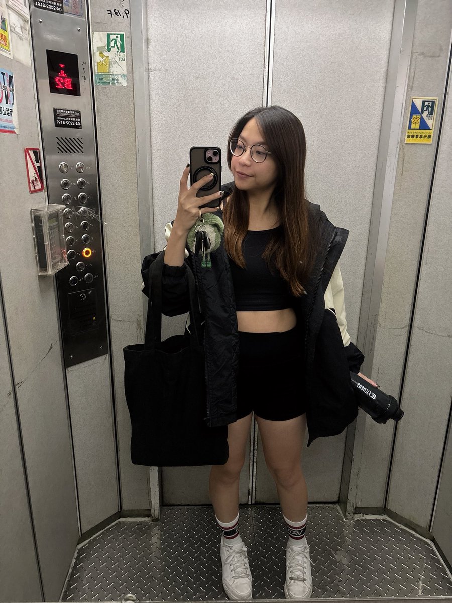 WRL_17's tweet photo. 🖤

回到健身房啦!!!!
下週已經排好新的教練體驗課了～
不過這間比我之前那間遠好多，以前走五分鐘就到，現在要騎20分鐘😵 https://t.co/FRM1AjVx3M