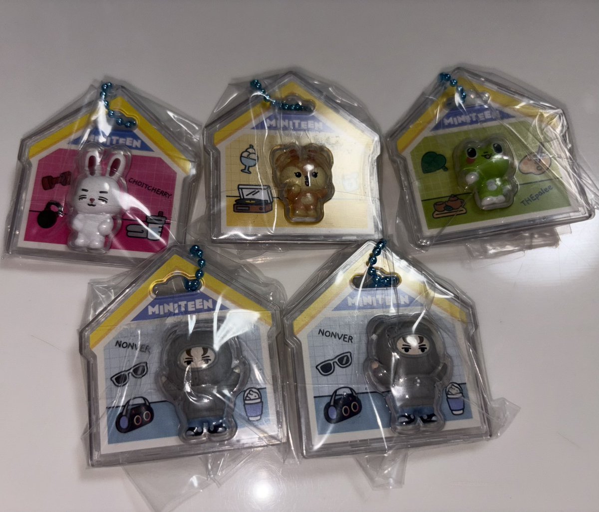 Bing__mello's tweet photo. MINITEEN SEVENTEEN グミ　パッケージチャーム　交換　買取　セブチ

求　ジュン🐱or買取
譲　スンチョル（エスクプス）🍒・ジョシュア🐰・ミョンホ（ミンハオ）🐸・バーノン🐻‍❄️（🇺🇸）

※まとめて優先
気軽にお声がけください🍀🪽⭐︎ https://t.co/zVgcgJqul8
