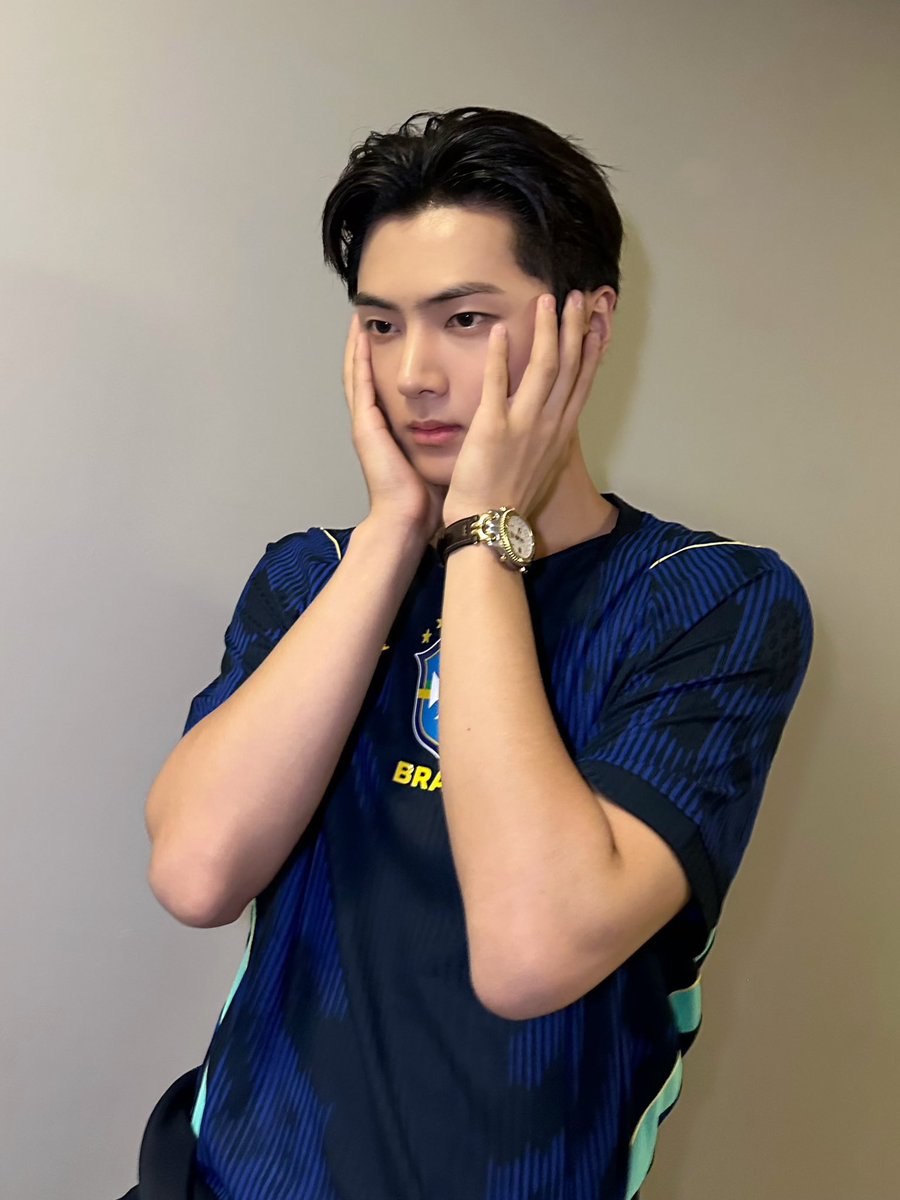 ENHYPEN_Brasil's tweet photo. [WEVERSE] Nova publicação do #JAY🌟 no Weverse: 

Nosso campeão para sempre. 🤴
O orgulho do Brasil. 💚💛💙
Senna vive para sempre. 🏎

#제이 #ENHYPEN #엔하이픈 @ENHYPEN_members @ENHYPEN https://t.co/JDCI59MRh2