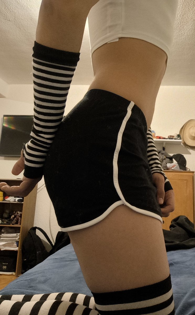 MaryFem04's tweet photo. Ignoren mi cuarto desordenado uwu
#femboy #femboyespañol https://t.co/CYqxI3QBKL