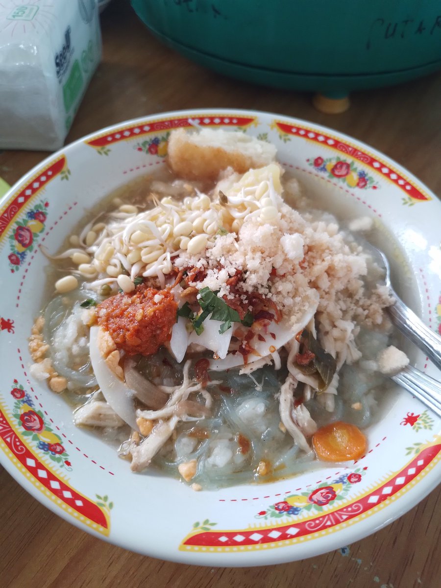 blairsealan's tweet photo. sarapan dulu moots https://t.co/w8aRKuBi9n