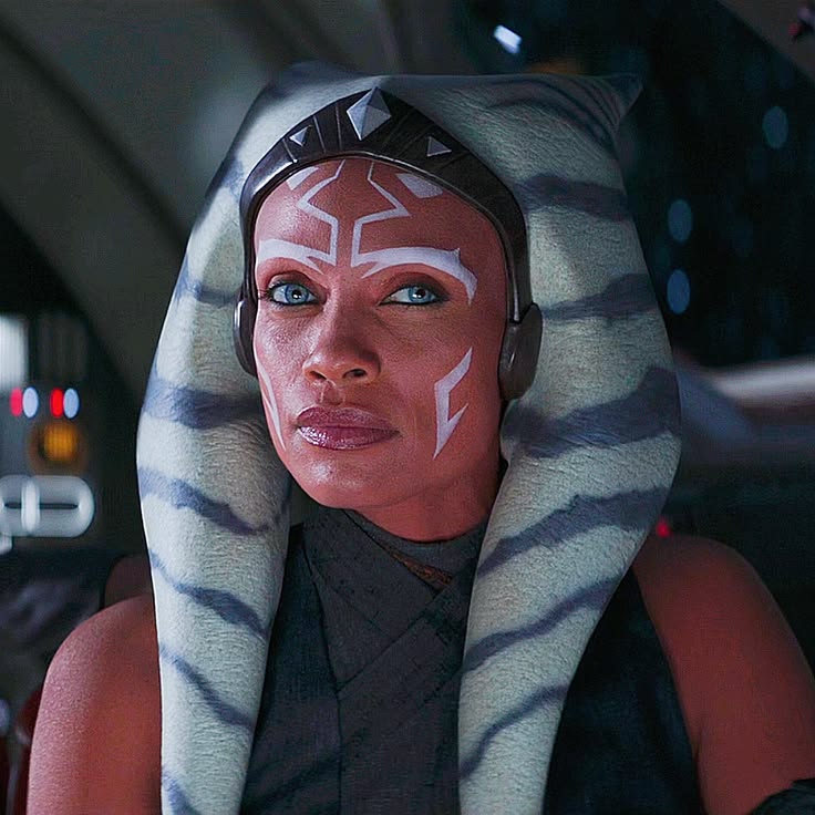 oncyparda's tweet photo. i love every lesbian character that star wars gave me, 2 🧡🩷🤍 https://t.co/4sQHbYnzbn