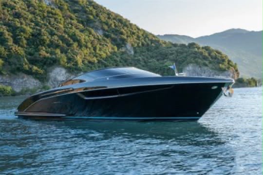 JazzarMohanad's tweet photo. صور من يخت ريفا سينتو 2026، الذي يبلغ سعره نحو 6.4 مليون ريال 🛥️

 - هل تفكر في شرائه؟ https://t.co/ERGHklWKAn