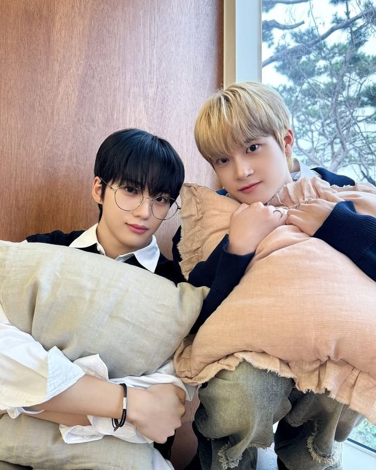 homemizz's tweet photo. Happy birthday my mitz!!! @junminjaeshine you are one of the most amazing and kindest people i have ever met, you have been such a great big sis to me and im really grateful for that, i hope your special day is bright and happy just like you and that this year can be amazing (+) https://t.co/YeNomu3Dx4