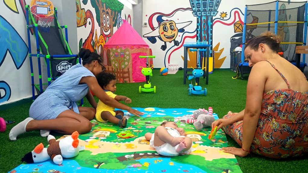 LaCACSA's tweet photo. ✈️ | En el #CSOFélixElmusa se han creado espacios seguros y confortables para la primera infancia. El salón de infantes es un espacio de juego, aprendizaje que permitirá a los padres disfrutar de una estancia feliz junto a sus bebés.

#AviaciónCubana #TransporteCuba https://t.co/WkiYTy9tcU