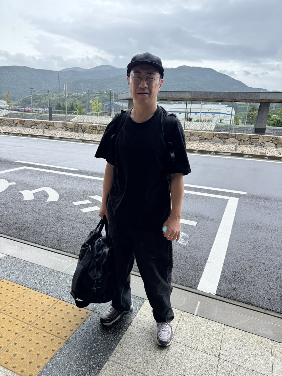 iizuka03's tweet photo. 福井到着！
角ちゃんがホテルに傘忘れたからちゃんと雨！！ https://t.co/2kdCfLiRZ0