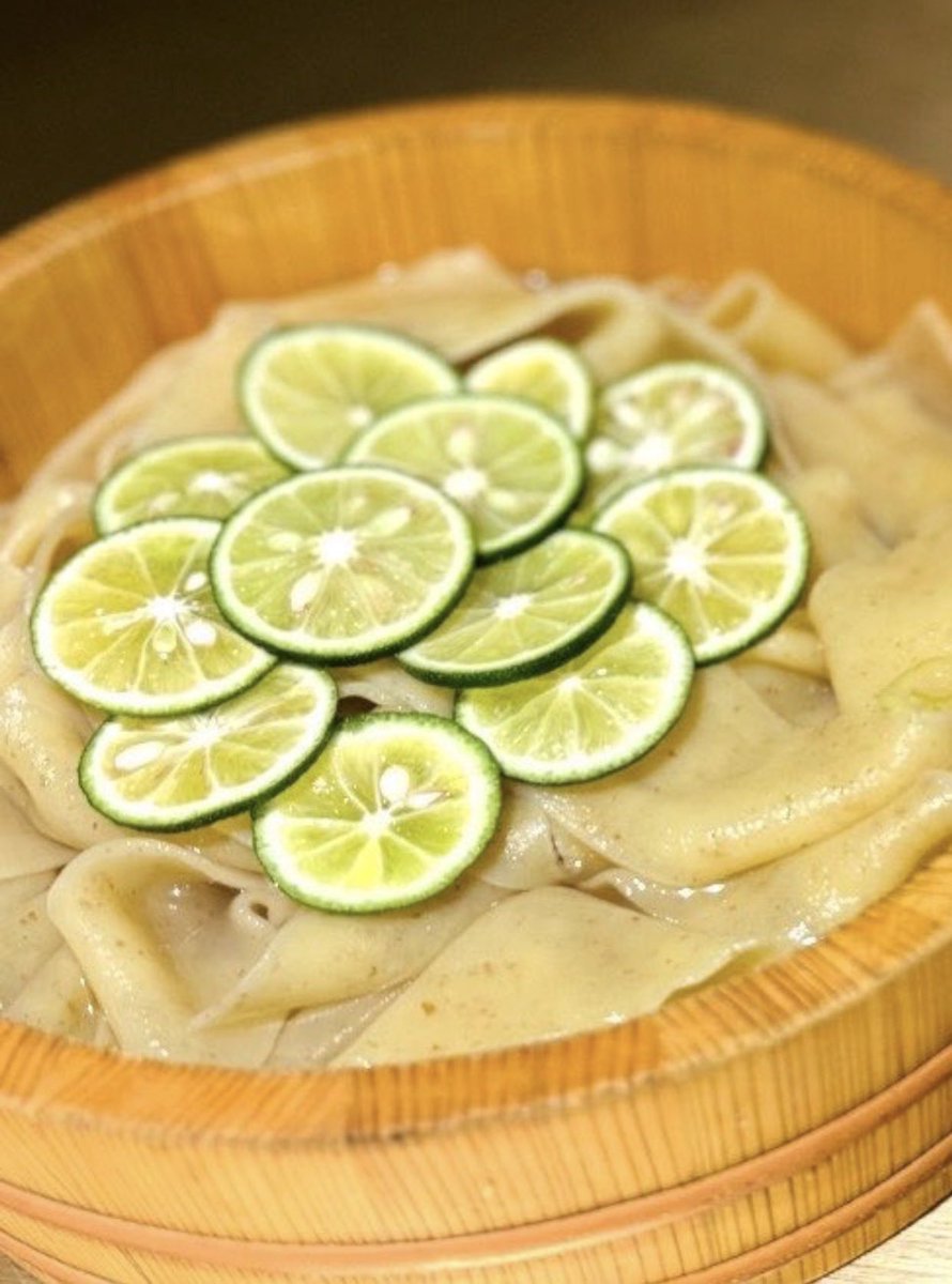 kaneda_0322's tweet photo. 徳島産すだちの爽やかさと鰹と昆布の旨み纏った
"すだち昆布水つけ麺"
数量限定となりますのでお求めの方は早めのご来店おすすめいたします！！
東京都千代田区丸の内2-7-2
JPタワー「KITTE丸の内」B1F（東京駅直結でアクセス抜群！）
【〇学業時間】
月～金| 11:00～22:00
土日祝 11:00～21:00 https://t.co/owfKvidviU