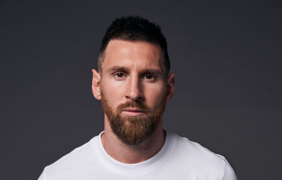 messiahballin's tweet photo. Lionel Messi has a better goal ratio in World Cup history, UCL history, Club history, Country history than Cristiano Ronaldo. 😲🤯 https://t.co/ctHGrkcwg0
