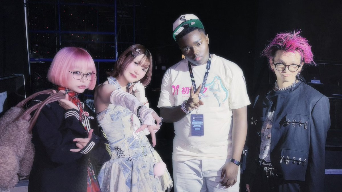 picco_xxx's tweet photo. ✴︎ New Song with XAMIYA &amp; slayr ✴︎

LAで共作した楽曲を #AX2026 で
初披露しました.ᐟ.ᐟ.ᐟ https://t.co/Dq9t9t4e0g