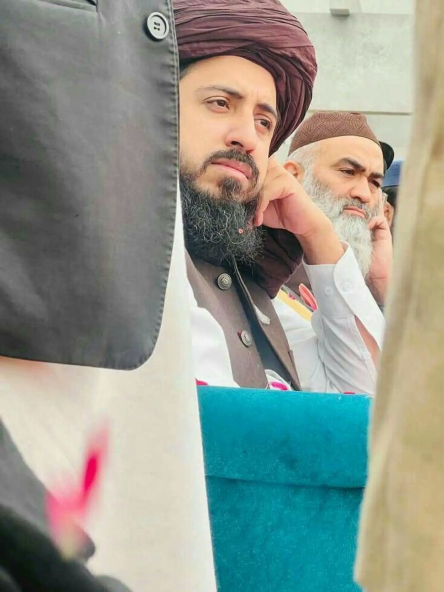 Syed_Uzair_7's tweet photo. ہر تمنا دل سے رخصت ہو گئ🥺
 اب تو آ جا اب تو خلوت ہو گئی 💔 https://t.co/lllxQ9q1QH