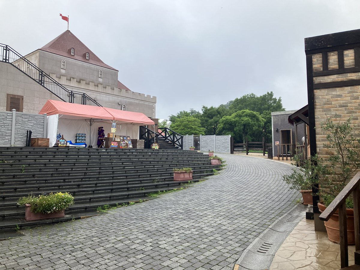 chanta_kensu's tweet photo. #ドラゴンクエスト
#ニジゲンノモリ
#DQ_ISLAND
#淡路島

淡路島きました！？
ここはドラクエの世界！？ https://t.co/DQxVcj3CgW
