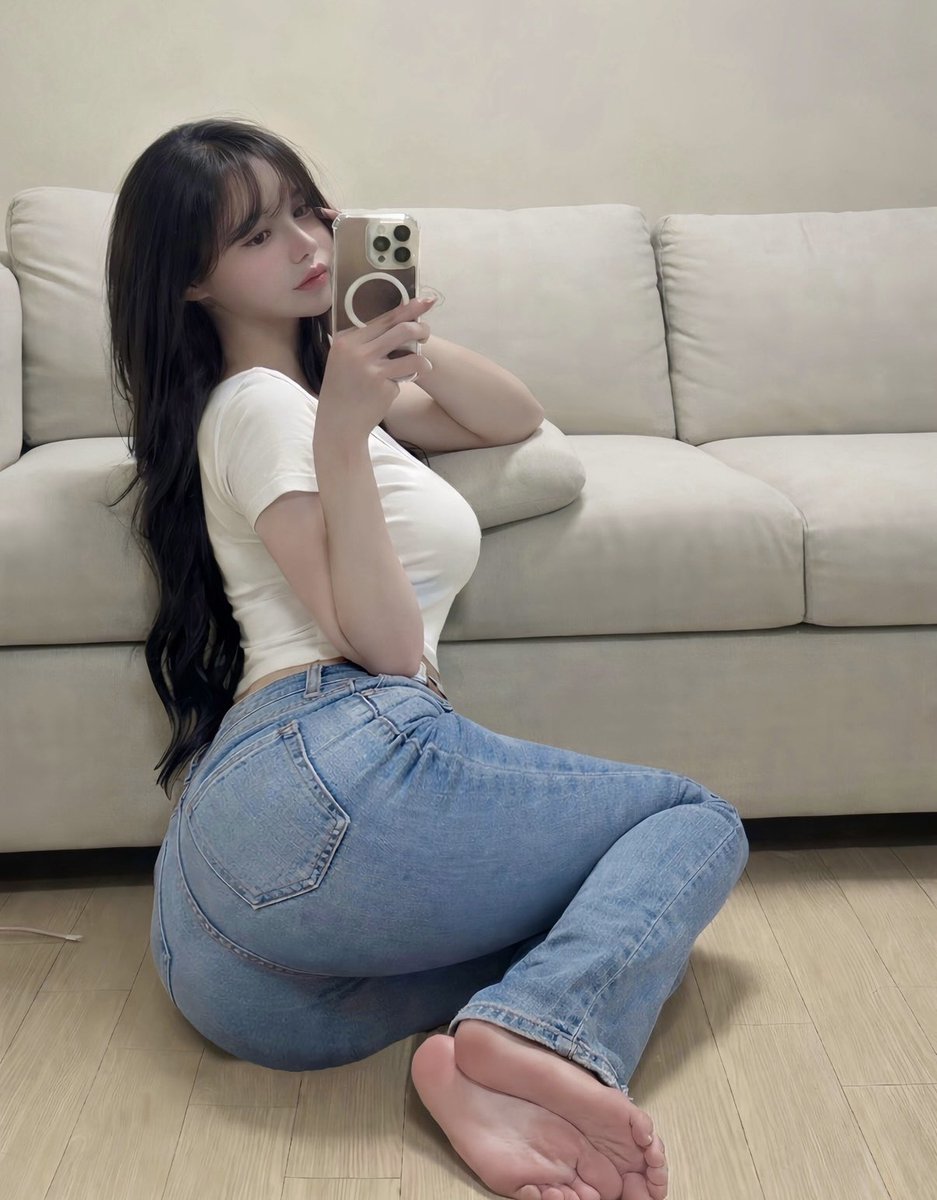 seoahn28_'s tweet photo. girlfriend or wife? https://t.co/95M89TrgmL