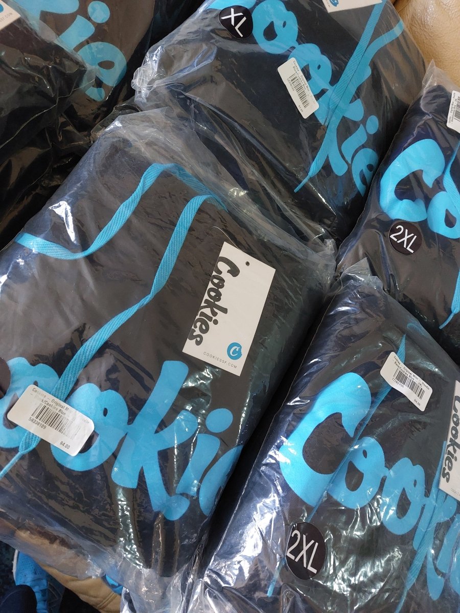 SOCIALMENACE's tweet photo. Cookies hoodie original

https://t.co/EwbQPOMF7V https://t.co/g7evL7Ul4G