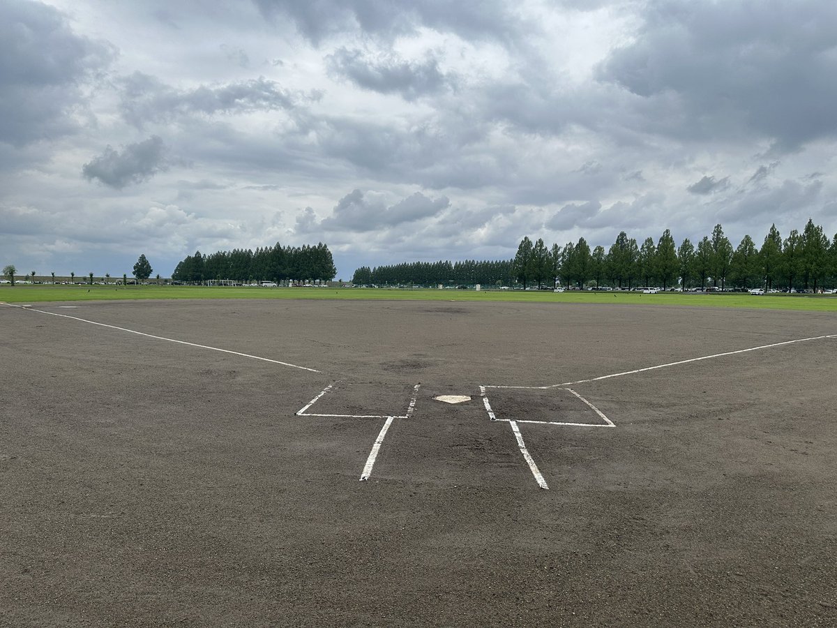 soapsansuke's tweet photo. 湘南の若いチーム（平均年齢21歳）と、これから練習試合。フルボッコにされる予感が…。
#草野球 https://t.co/RzCjrNVzqc