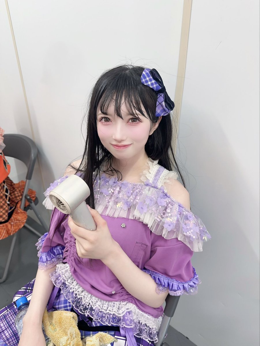 Maaya_FESTIVE's tweet photo. ライブ終わりすぐ撮った！前髪ぼさ子(笑)

 #今日の汗っかきマアヤチャン https://t.co/b89jNJZTCt