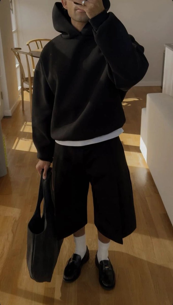 pnzinnzzy's tweet photo. Quando eu começar a lançar esse tipo de outfit, não me atrapalhe por favor https://t.co/oeB9ay9VOY