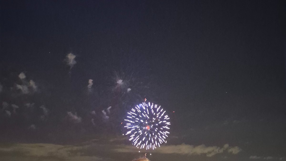 AngoorFan's tweet photo. Happy 4th. https://t.co/db8xGwrS1u